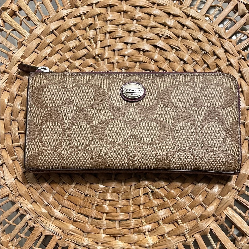 Coach Peyton Signature Khaki Zip Wallet